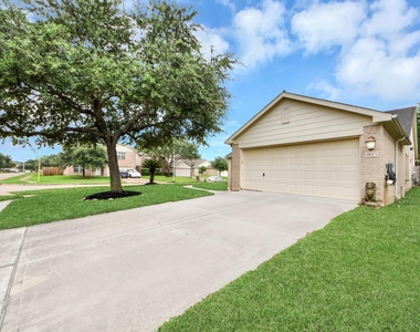 3815 Pebble Garden Lane - Photo Thumbnail 41