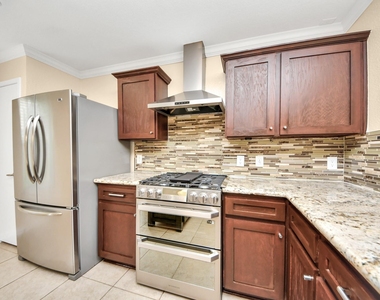 3815 Pebble Garden Lane - Photo Thumbnail 24