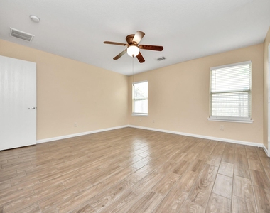 3815 Pebble Garden Lane - Photo Thumbnail 30