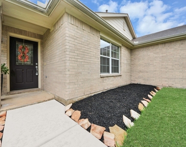 3815 Pebble Garden Lane - Photo Thumbnail 37