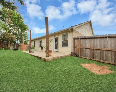 3815 Pebble Garden Lane - Photo Thumbnail 38
