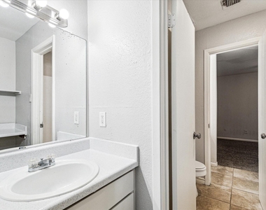 7805 Fuqua Street - Photo Thumbnail 8