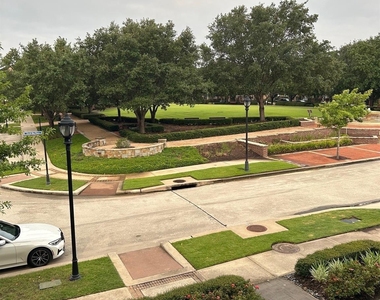 2548 N Bay Place N - Photo Thumbnail 4
