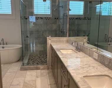 2548 N Bay Place N - Photo Thumbnail 2