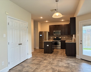 2588 Hallmark Oak Street - Photo Thumbnail 23
