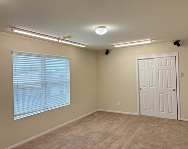 2588 Hallmark Oak Street - Photo Thumbnail 10