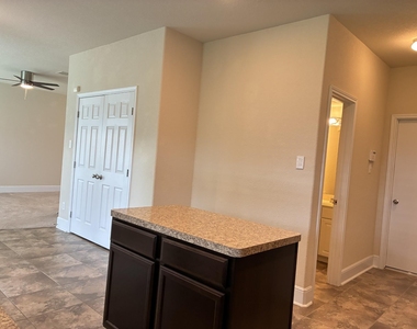 2588 Hallmark Oak Street - Photo Thumbnail 2