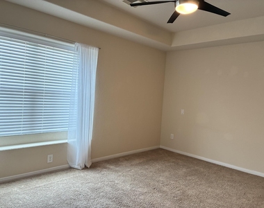 2588 Hallmark Oak Street - Photo Thumbnail 11