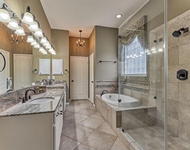 6615 Haughton Drive - Photo Thumbnail 15