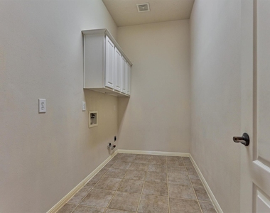 6615 Haughton Drive - Photo Thumbnail 29