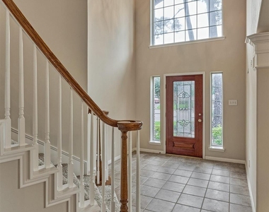 6615 Haughton Drive - Photo Thumbnail 5