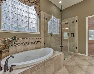 6615 Haughton Drive - Photo Thumbnail 17
