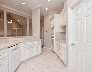 11102 Waxwing Street - Photo Thumbnail 8