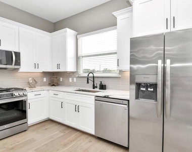 316 Thornton Road - Photo Thumbnail 8