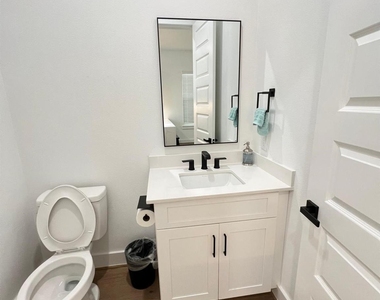 316 Thornton Road - Photo Thumbnail 4