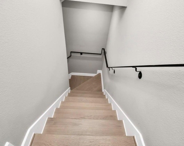 316 Thornton Road - Photo Thumbnail 2