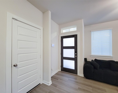 17105 White Acer Way - Photo Thumbnail 4