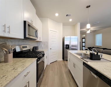 17105 White Acer Way - Photo Thumbnail 8