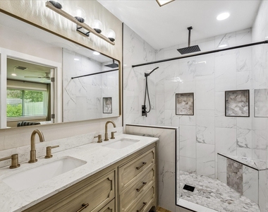 405 N Fulton Street - Photo Thumbnail 3
