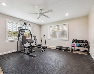 405 N Fulton Street - Photo Thumbnail 20