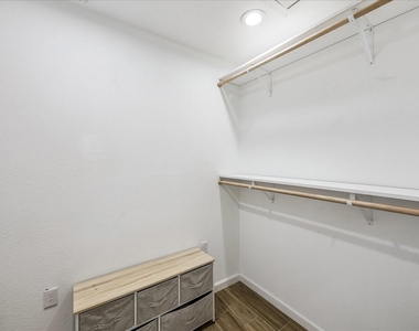 405 N Fulton Street - Photo Thumbnail 27