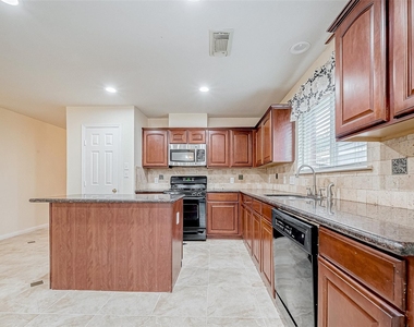 7514 Trail Hollow - Photo Thumbnail 25