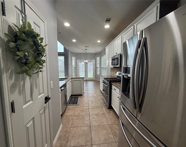 30430 Legacy Pine Drive - Photo Thumbnail 4
