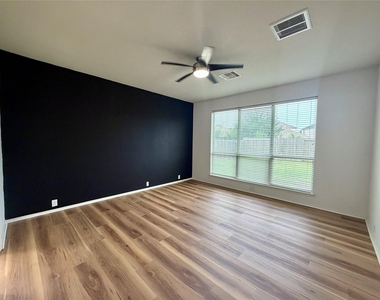 30430 Legacy Pine Drive - Photo Thumbnail 12