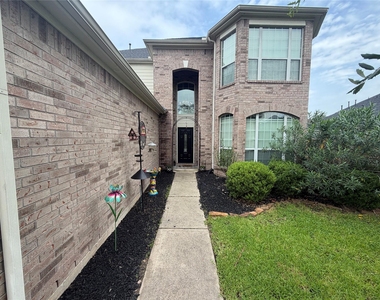 30430 Legacy Pine Drive - Photo Thumbnail 2