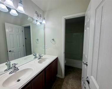 30430 Legacy Pine Drive - Photo Thumbnail 20