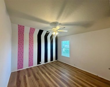 30430 Legacy Pine Drive - Photo Thumbnail 19