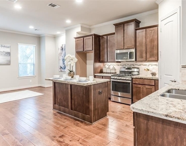1614 Parker Street - Photo Thumbnail 7