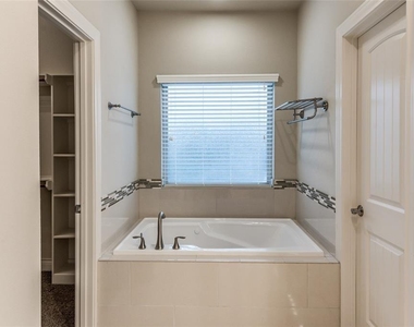 1614 Parker Street - Photo Thumbnail 23