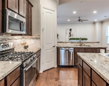 1614 Parker Street - Photo Thumbnail 8
