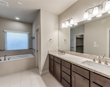 1614 Parker Street - Photo Thumbnail 20