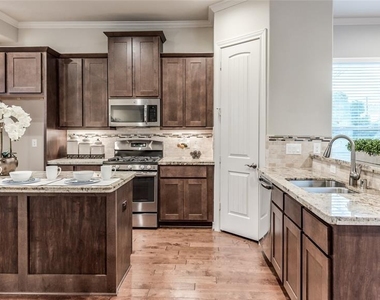 1614 Parker Street - Photo Thumbnail 9