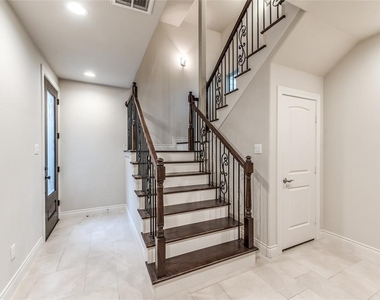 1614 Parker Street - Photo Thumbnail 4