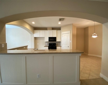 2833 Seaside Drive - Photo Thumbnail 2