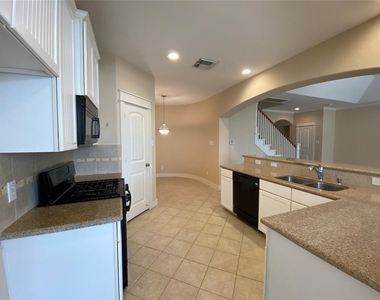 2833 Seaside Drive - Photo Thumbnail 3