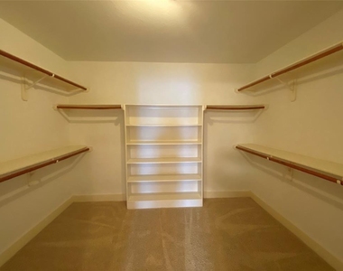2833 Seaside Drive - Photo Thumbnail 7