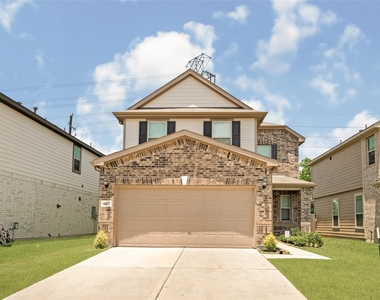 6107 Topaz Pines Trail - Photo Thumbnail 1