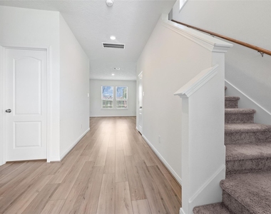 6107 Topaz Pines Trail - Photo Thumbnail 4