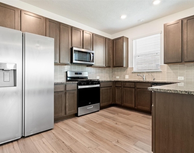 6107 Topaz Pines Trail - Photo Thumbnail 13