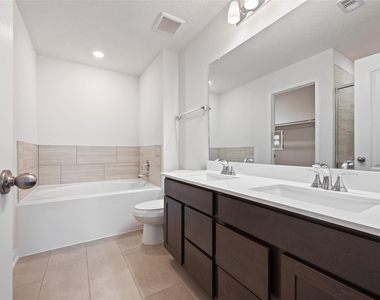 6107 Topaz Pines Trail - Photo Thumbnail 20