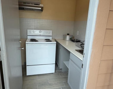 6303 Scotchwood Drive - Photo Thumbnail 4