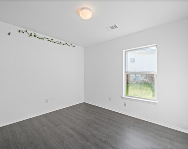 7207 Highland Oak Court - Photo Thumbnail 21