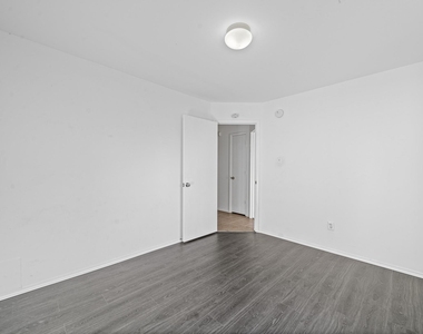 7207 Highland Oak Court - Photo Thumbnail 18