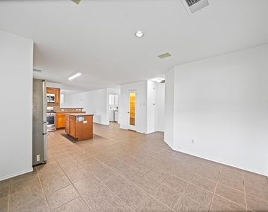 7207 Highland Oak Court - Photo Thumbnail 9