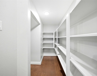 4208 Koehler Street - Photo Thumbnail 12
