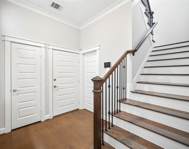 4208 Koehler Street - Photo Thumbnail 3